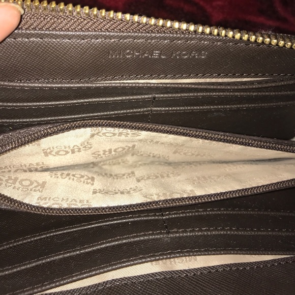 Michael Kors Wallet - Picture 3 of 4